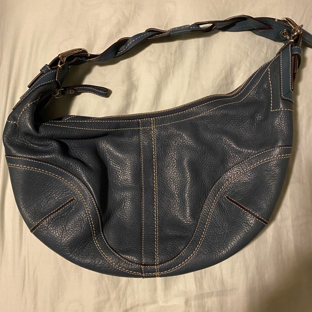 EUC Coach blue pebble leather hobo